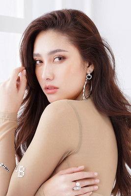 Hana Lewis fotoğrafı