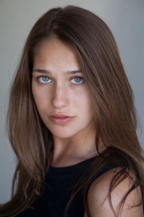 Lola Kirke fotoğrafı
