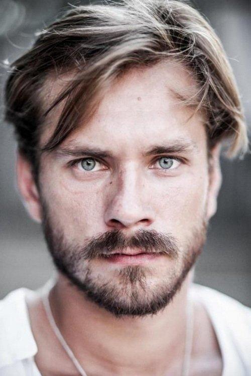 Aleksandr Gorbatov fotoğrafı