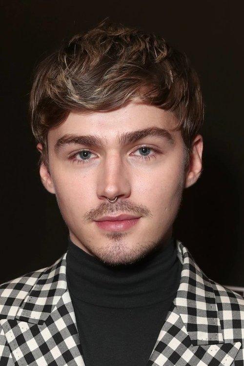 Miles Heizer fotoğrafı