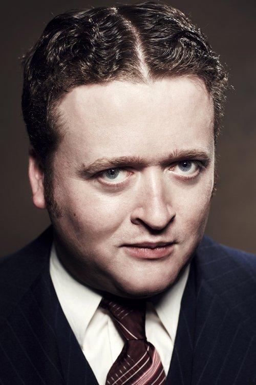 Neil Casey fotoğrafı