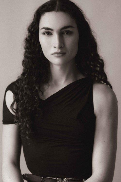 Mina Serrano fotoğrafı