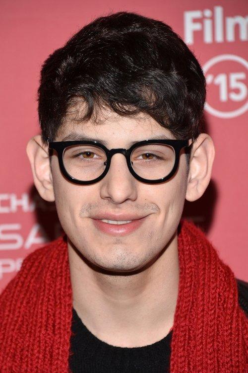 Matt Bennett fotoğrafı
