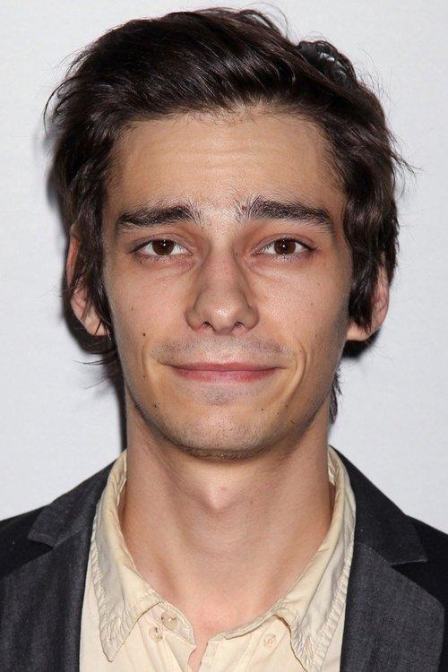 Devon Bostick fotoğrafı