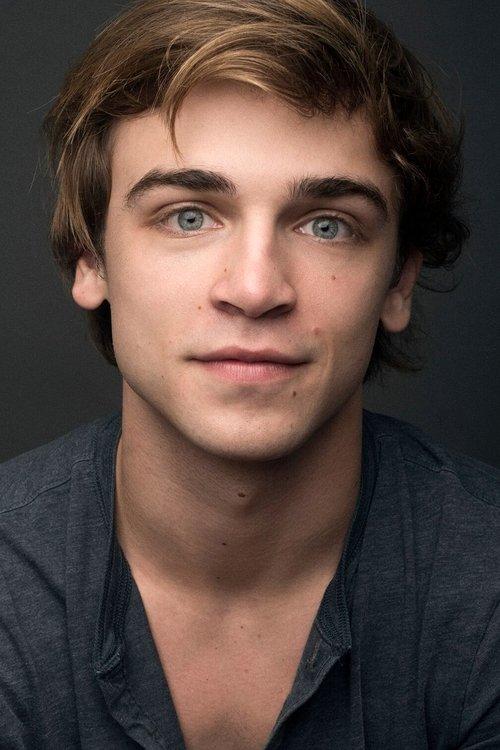 Sean Grandillo fotoğrafı