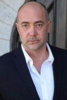 Alex Skuby fotoğrafı