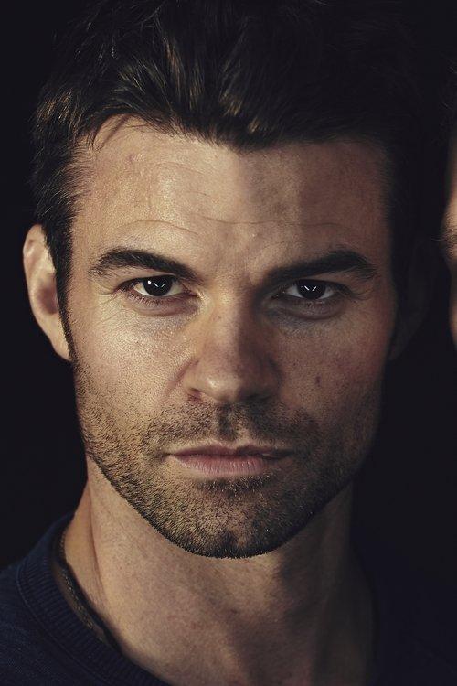 Daniel Gillies fotoğrafı