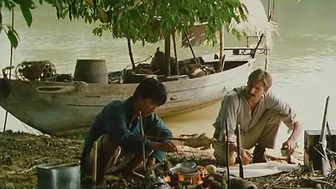 Sud lointain backdrop