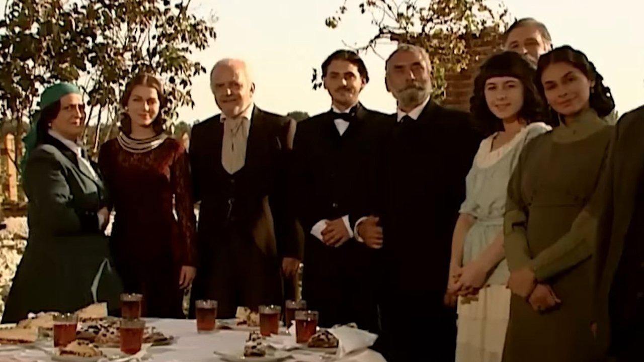 Kırık Kanatlar backdrop