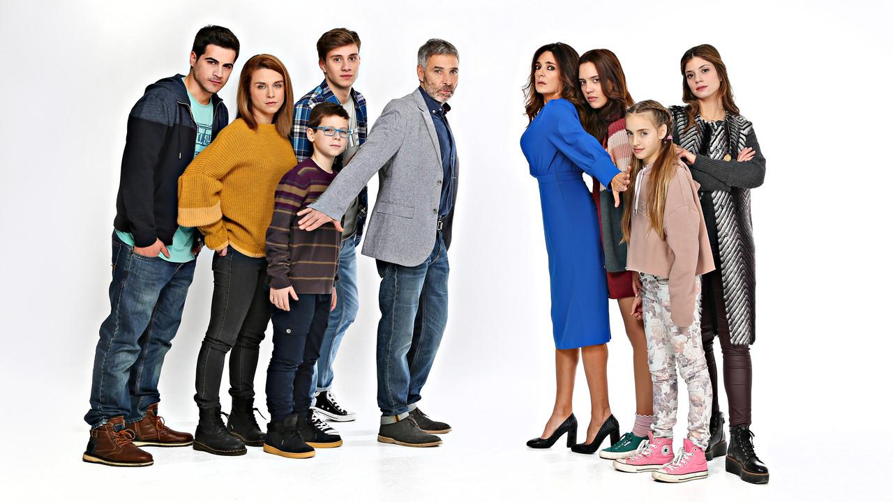 Min Psaroneis backdrop