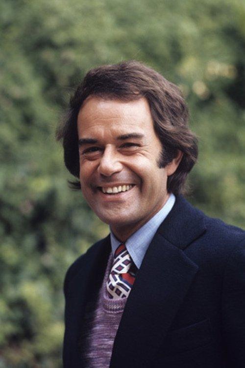 Laurence Luckinbill fotoğrafı