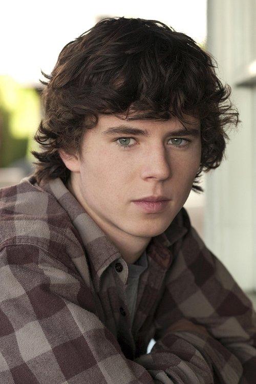 Charlie McDermott fotoğrafı
