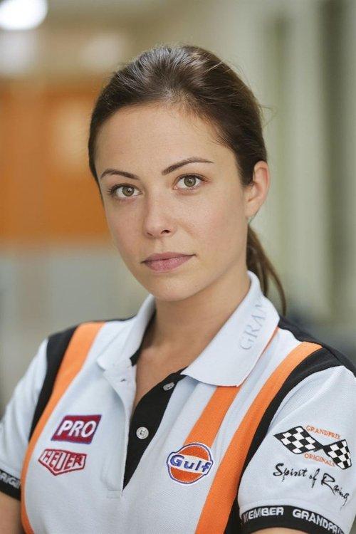 Dounia Coesens fotoğrafı