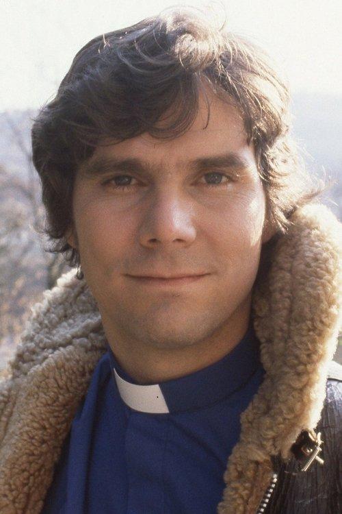 James Aubrey fotoğrafı