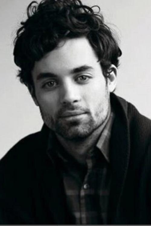 Trevor Blumas fotoğrafı