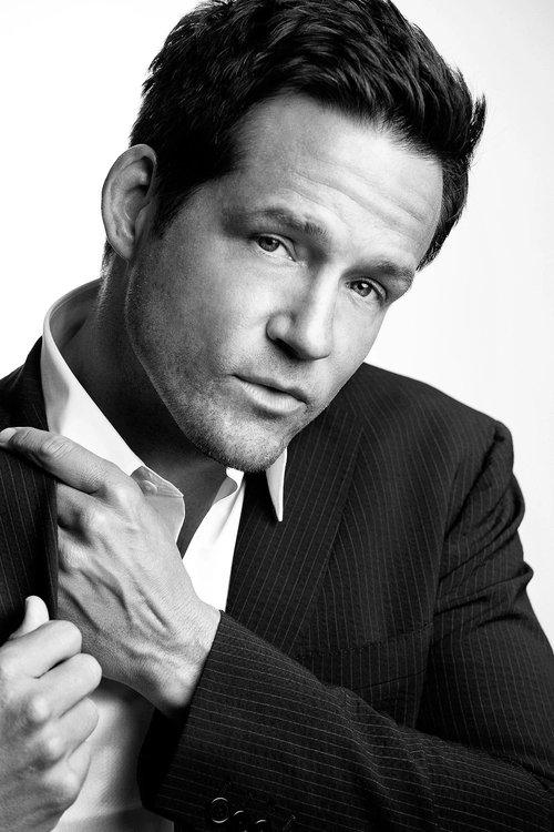 Josh Hopkins fotoğrafı
