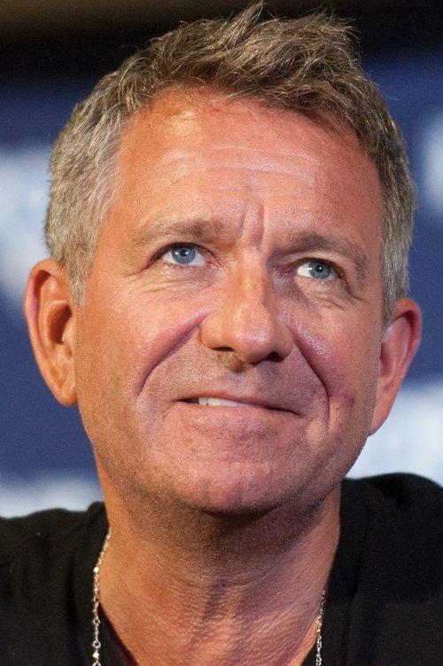 Sean Pertwee fotoğrafı