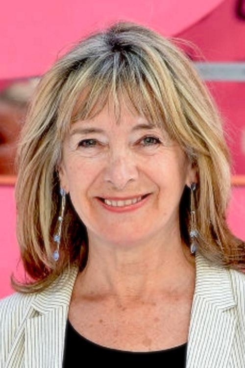 Julia Deakin fotoğrafı