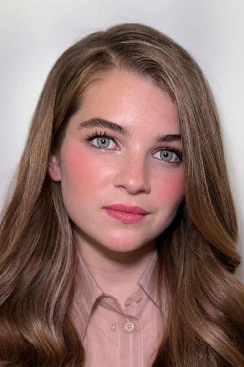 Raegan Revord fotoğrafı