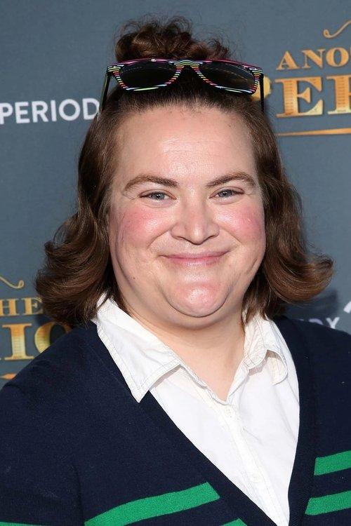 Betsy Sodaro fotoğrafı